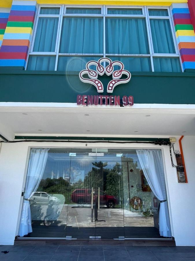Benutten 99 Hotel Kampong Parit Tengah 외부 사진